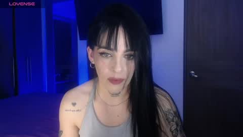 violett  Independent model online show from 07-16-26, 01:33