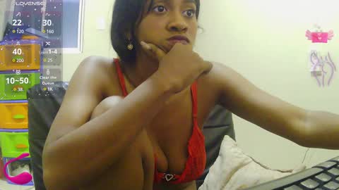 Snapshot of violett_lara chatting on 03-12-25, 10:39 violett online show from 03-12-25, 10:39