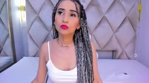 Snapshot of violett_rabbit_ chatting on 01-05-26, 08:01 Violett online show from 01-05-26, 08:01