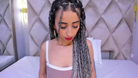 Snapshot of violett_rabbit_ chatting on 01-06-26, 08:12 Violett online show from 01-06-26, 08:12