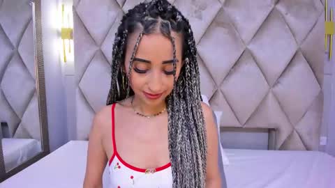 Snapshot of violett_rabbit_ chatting on 01-07-26, 08:22 Violett online show from 01-07-26, 08:22