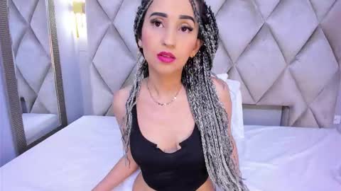 Snapshot of violett_rabbit_ chatting on 01-09-26, 08:43 Violett online show from 01-09-26, 08:43