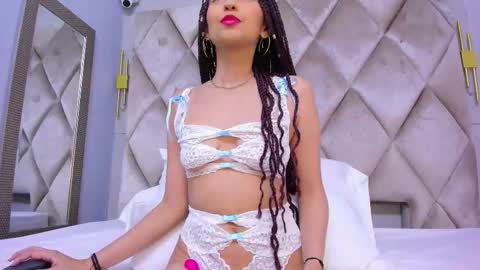 Snapshot of violett_rabbit_ chatting on 02-27-26, 08:42 Violett online show from 02-27-26, 08:42