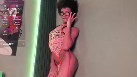 V I O L E T T E  online show from 07-05-26, 04:14