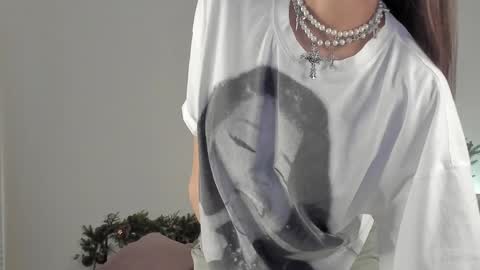 Snapshot of violetta_finch chatting on 01-22-25, 08:29 violetta_finch online show from 01-22-25, 08:29