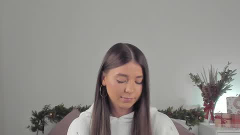 Snapshot of violetta_finch chatting on 01-23-25, 08:25 violetta_finch online show from 01-23-25, 08:25