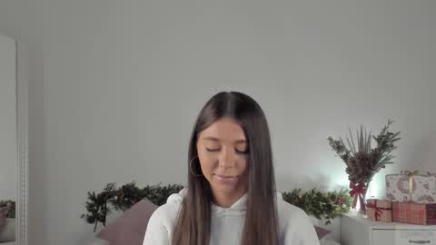 Snapshot of violetta_finch chatting on 01-25-25, 08:21 violetta_finch online show from 01-25-25, 08:21