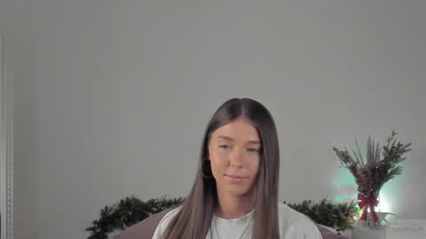 Snapshot of violetta_finch chatting on 01-30-25, 08:22 violetta_finch online show from 01-30-25, 08:22