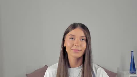 Snapshot of violetta_finch chatting on 02-05-25, 08:21 violetta_finch online show from 02-05-25, 08:21