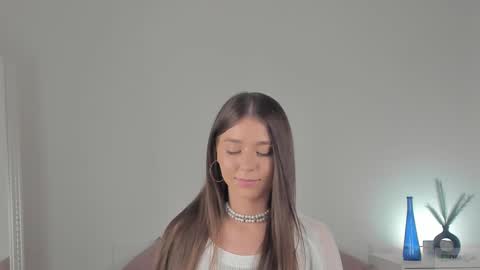 Snapshot of violetta_finch chatting on 02-14-25, 04:20 violetta_finch online show from 02-14-25, 04:20