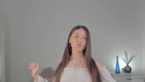 Snapshot of violetta_finch chatting on 02-27-25, 04:32 violetta_finch online show from 02-27-25, 04:32