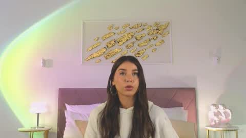 Snapshot of violetta_finch chatting on 10-01-25, 10:32 violetta_finch online show from 10-01-25, 10:32