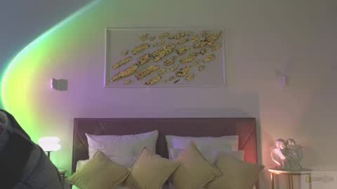 Snapshot of violetta_finch chatting on 10-15-25, 09:20 violetta_finch online show from 10-15-25, 09:20