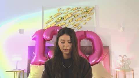 Snapshot of violetta_finch chatting on 10-26-25, 10:43 violetta_finch online show from 10-26-25, 10:43