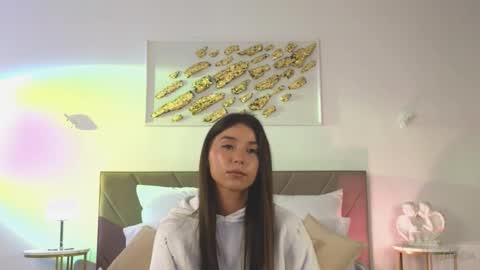 Snapshot of violetta_finch chatting on 11-21-25, 10:25 violetta_finch online show from 11-21-25, 10:25