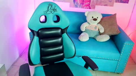 Snapshot of violetta_m_ chatting on 07-08-26, 06:01 Violeta online show from 07-08-26, 06:01