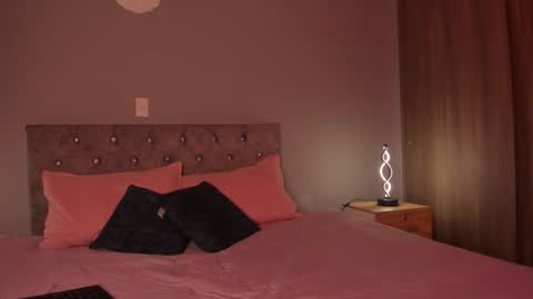 violetta independent model online show from 12-23-24, 07:49