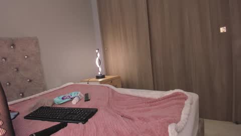 violetta independent model online show from 12-29-24, 02:21