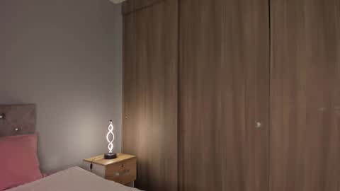 violetta independent model online show from 02-12-25, 07:02