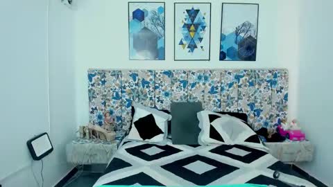 Princess Violet Valerious Follow me IGX violetvalerious online show from 04-06-26, 02:51