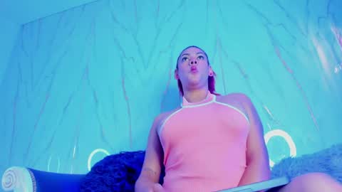 Snapshot of violettaanaughty chatting on 05-20-26, 11:38 Violet online show from 05-20-26, 11:38