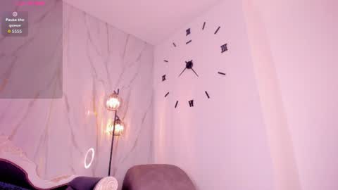 Snapshot of violettaanaughty chatting on 07-11-26, 11:57 Violet online show from 07-11-26, 11:57