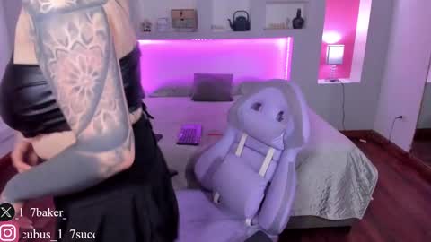 ViolettaBaker online show from 02-19-25, 07:27