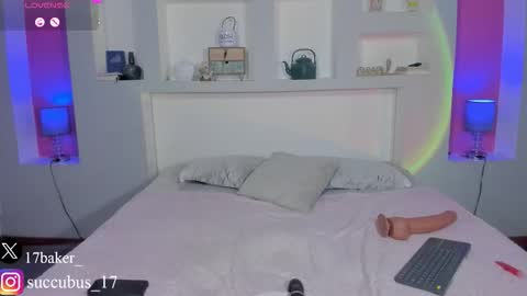 ViolettaBaker online show from 10-22-25, 07:46