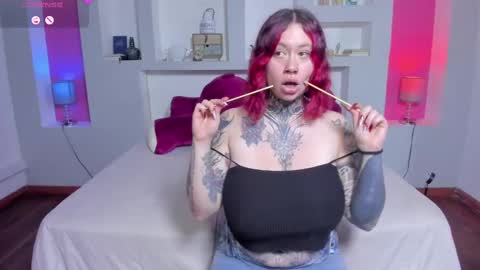 ViolettaBaker online show from 11-13-25, 07:46