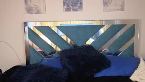 violettabloom1_ online show from 10-11-25, 01:31