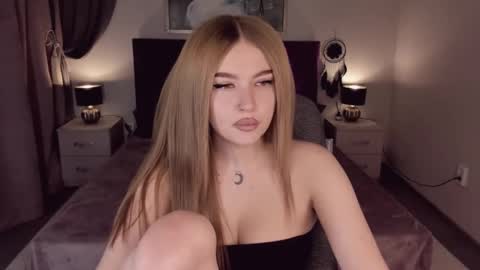 ViolettaOtis online show from 01-22-25, 11:34