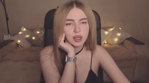 ViolettaOtis online show from 11-28-25, 12:08