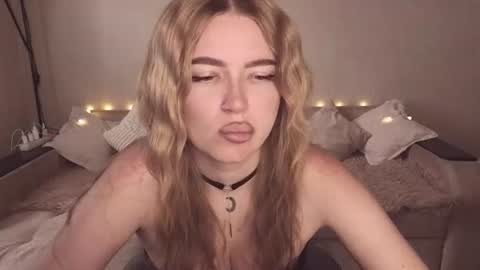 Snapshot of violettaotis chatting on 07-30-26, 03:55 ViolettaOtis online show from 07-30-26, 03:55