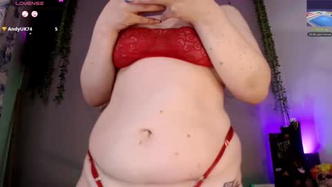 Snapshot of violettasexycam chatting on 10-11-25, 02:11 violetafetish online show from 10-11-25, 02:11