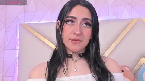 Snapshot of violettbloss chatting on 01-28-25, 09:19 Violeta online show from 01-28-25, 09:19
