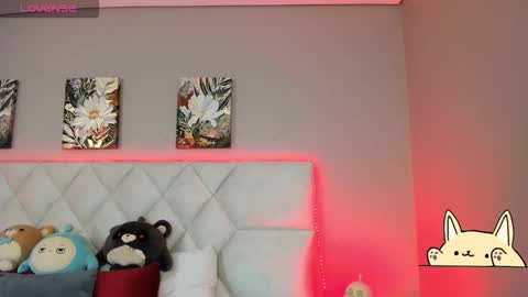 Snapshot of violettbloss chatting on 09-27-25, 03:44 Violeta online show from 09-27-25, 03:44