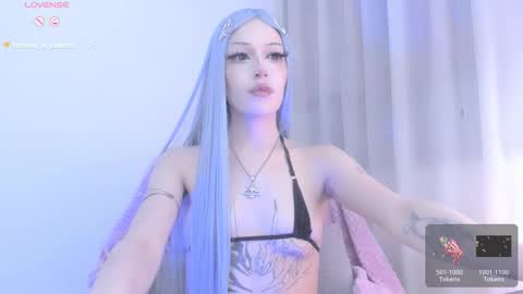 Snapshot of violettbones chatting on 02-26-26, 06:23 Violett online show from 02-26-26, 06:23