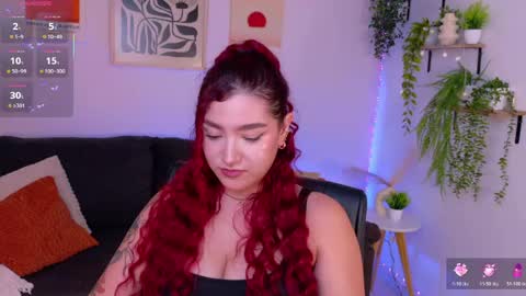 Snapshot of violettcastel chatting on 05-08-26, 08:47 Violett Castel online show from 05-08-26, 08:47