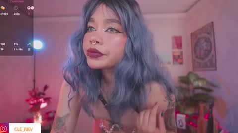 Snapshot of violette_clerk1 chatting on 03-14-26, 07:19 JULIE UWU online show from 03-14-26, 07:19