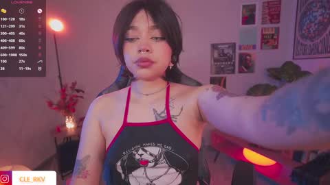 Snapshot of violette_clerk1 chatting on 04-29-26, 10:41 JULIE UWU online show from 04-29-26, 10:41