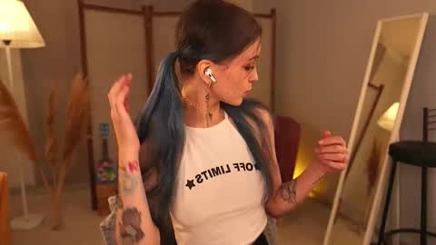 violettessa online show from 11-14-25, 11:53