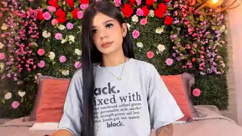 Snapshot of violettgrace chatting on 06-25-26, 05:50 Violett online show from 06-25-26, 05:50