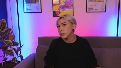 Violet online show from 04-10-26, 12:49