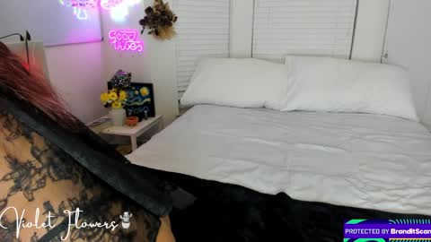 Violet Flowers online show from 06-02-26, 03:30