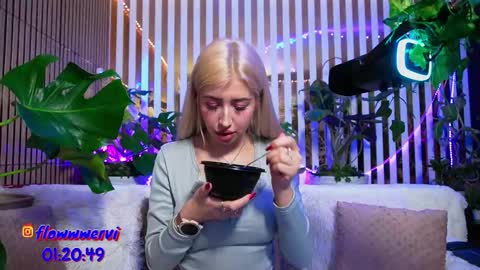 Snapshot of violetttttacb chatting on 02-09-26, 06:12 Violetta online show from 02-09-26, 06:12