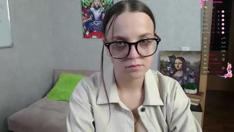 Violet online show from 09-27-25, 06:57