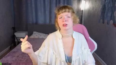 Violet online show from 07-30-26, 01:37