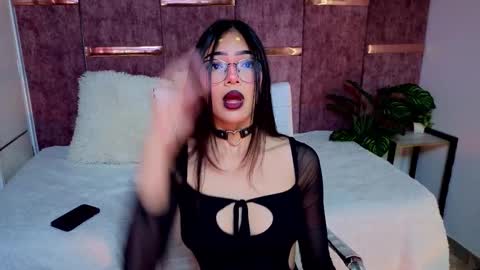 Snapshot of viollettebylyly chatting on 10-10-25, 12:15 viollettebylyly online show from 10-10-25, 12:15