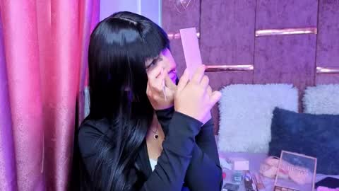 viollettebylyly online show from 11-13-25, 12:04