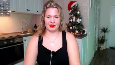 Snapshot of vip_juicy chatting on 01-12-25, 09:19 VelvettTime online show from 01-12-25, 09:19